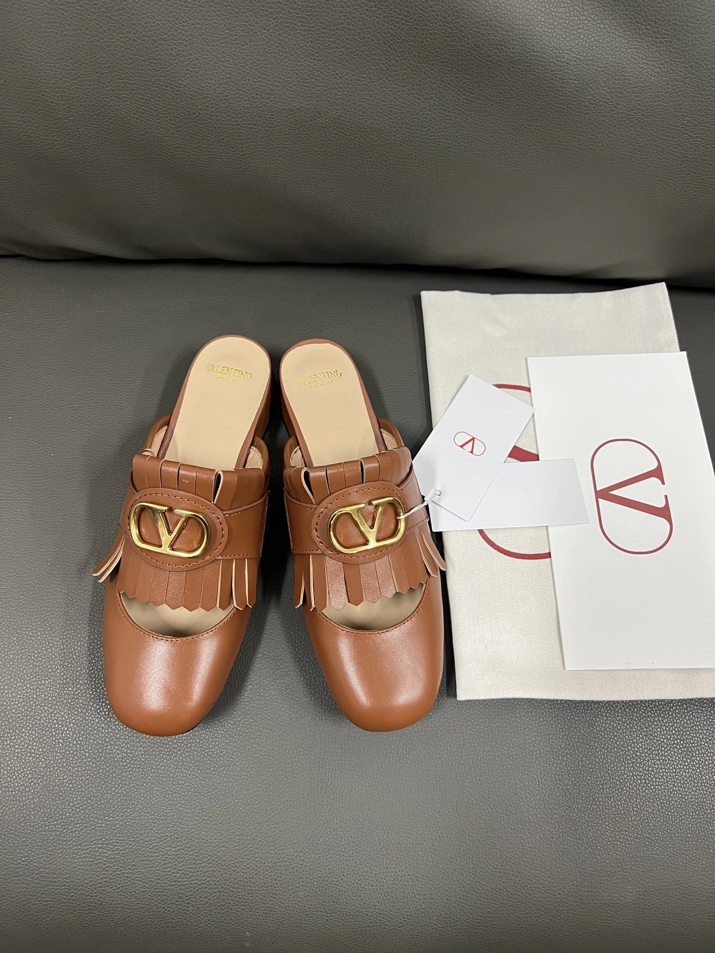 COCO-- V1859ti9o 6W2S0LP8DSHN58 Heel height： 2.5CM Calfskin item:E-X194D4044
